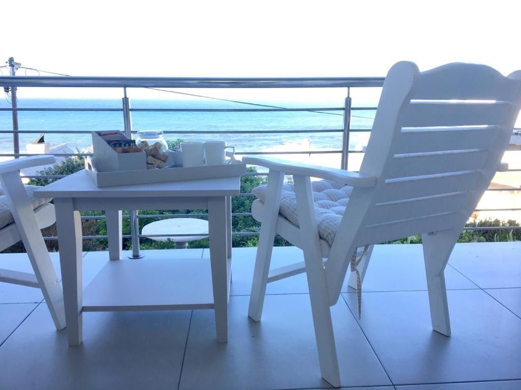 Vermont Hermanus - views, sunny, right on the sea photo