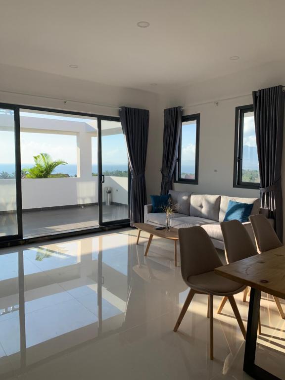 Summering Hotel