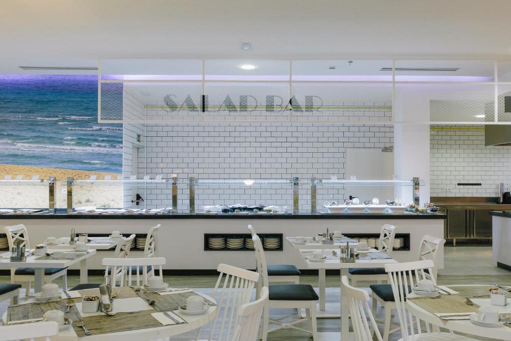 Alua Village Fuerteventura - All Inclusive — Restaurant & bars in Esquinzo, Canary Islands