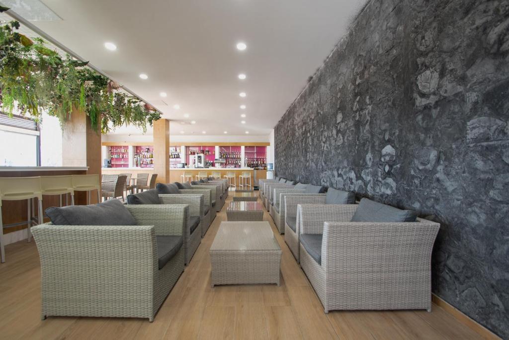 HL Rio Playa Blanca — Restaurant & bars in Playa Blanca, Canary Islands