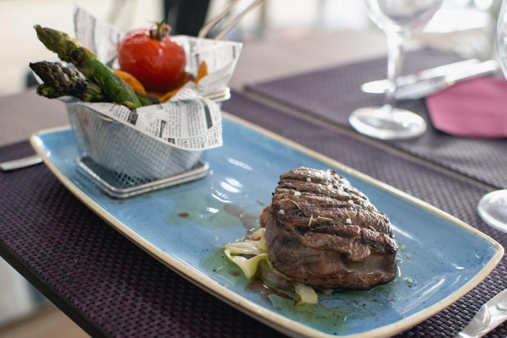 HL Rio Playa Blanca — Restaurant & bars in Playa Blanca, Canary Islands