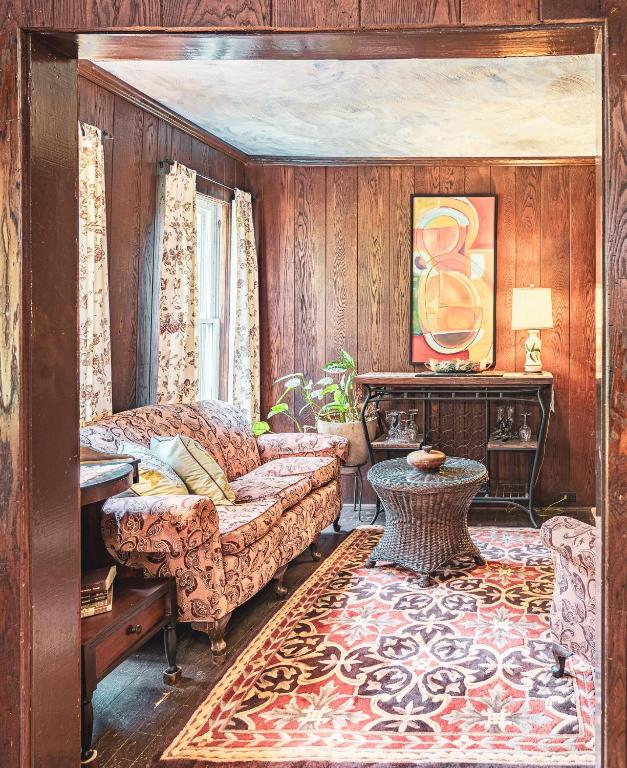 Black Mountain Inn photo