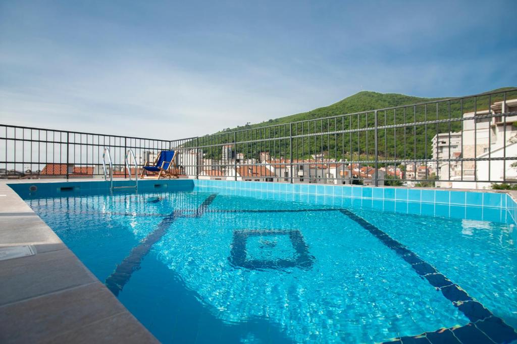 Hotel Twelve by Aycon — Hotel in Budva