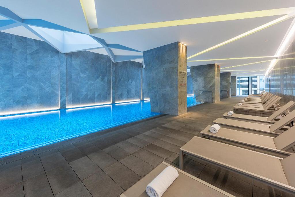 สระว่ายน้ำ