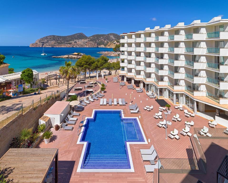 Boutique Hotel H10 Blue Mar - Adults Only photo