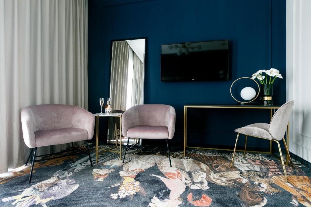 Queen Boutique Hotel photo