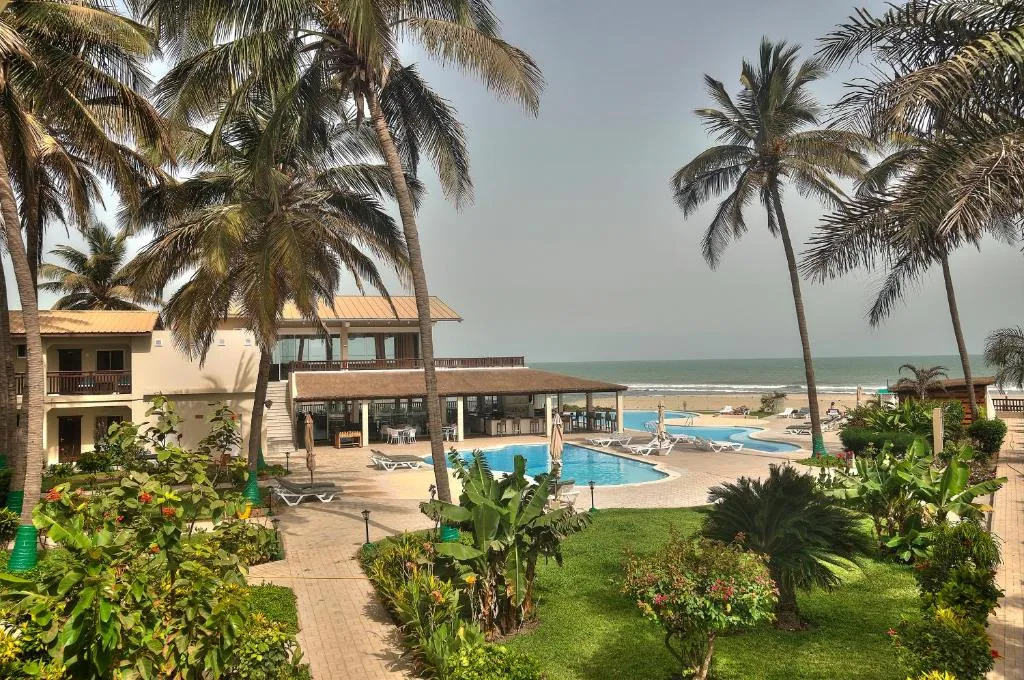 Sunset Beach Hotel, hotel in Sere Kunda NDing