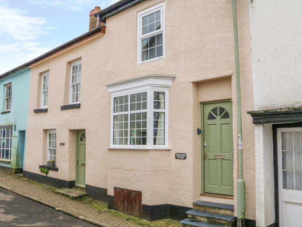Cedarwood Cottage