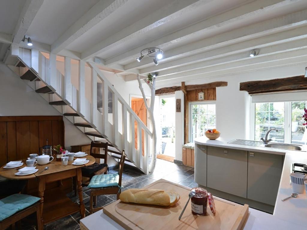 Rhianfa Cottage, Menai Bridge photo 5