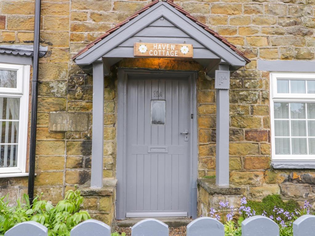 11A High Street, Burniston photo 6
