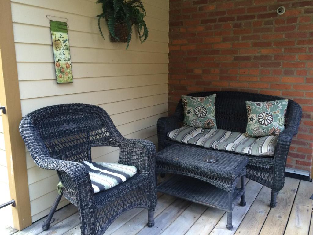 Riverboat Suites photo