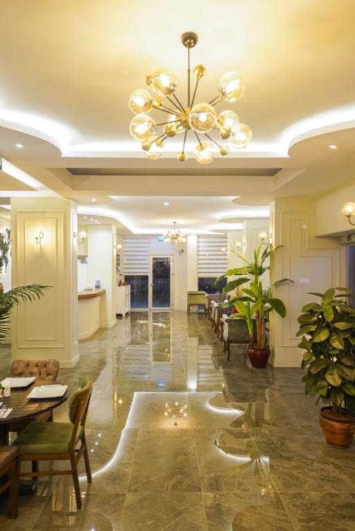 Aurasia City Hotel photo