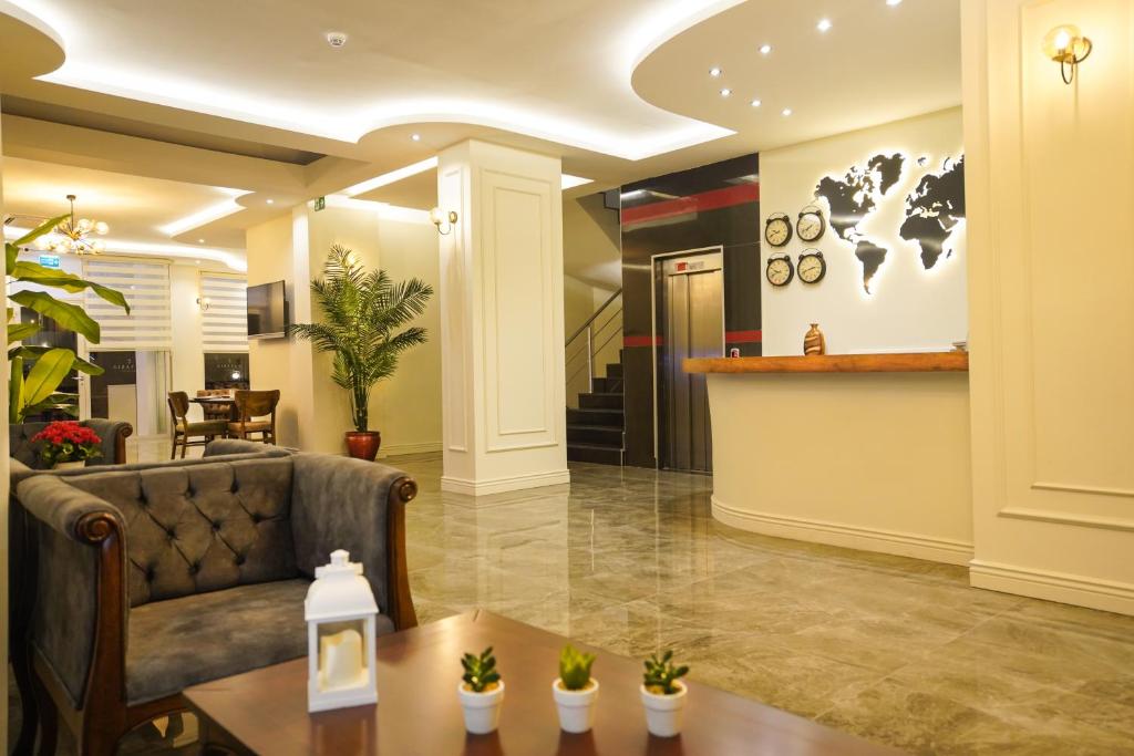 Aurasia City Hotel photo