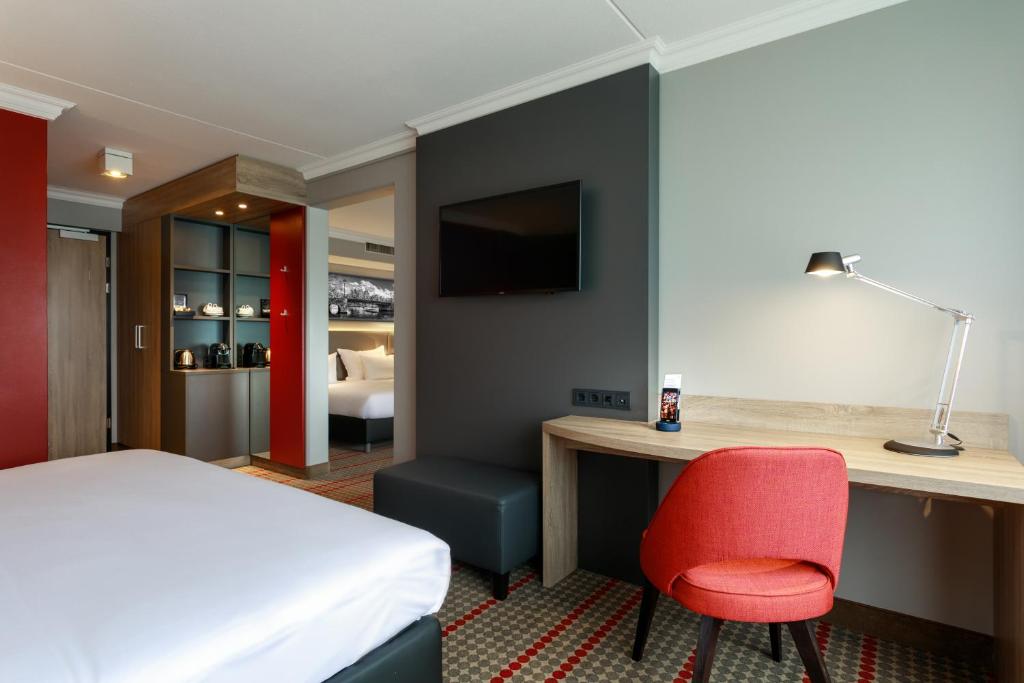 Ramada by Wyndham Amsterdam Airport Schiphol Photo 37