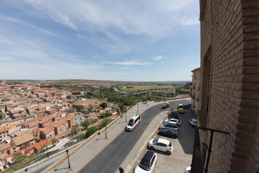 Nunez de Arce photo