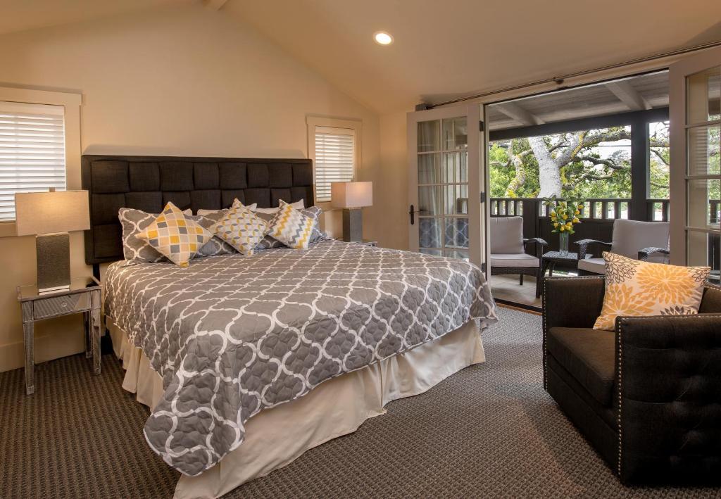 Carmel Country Inn photo