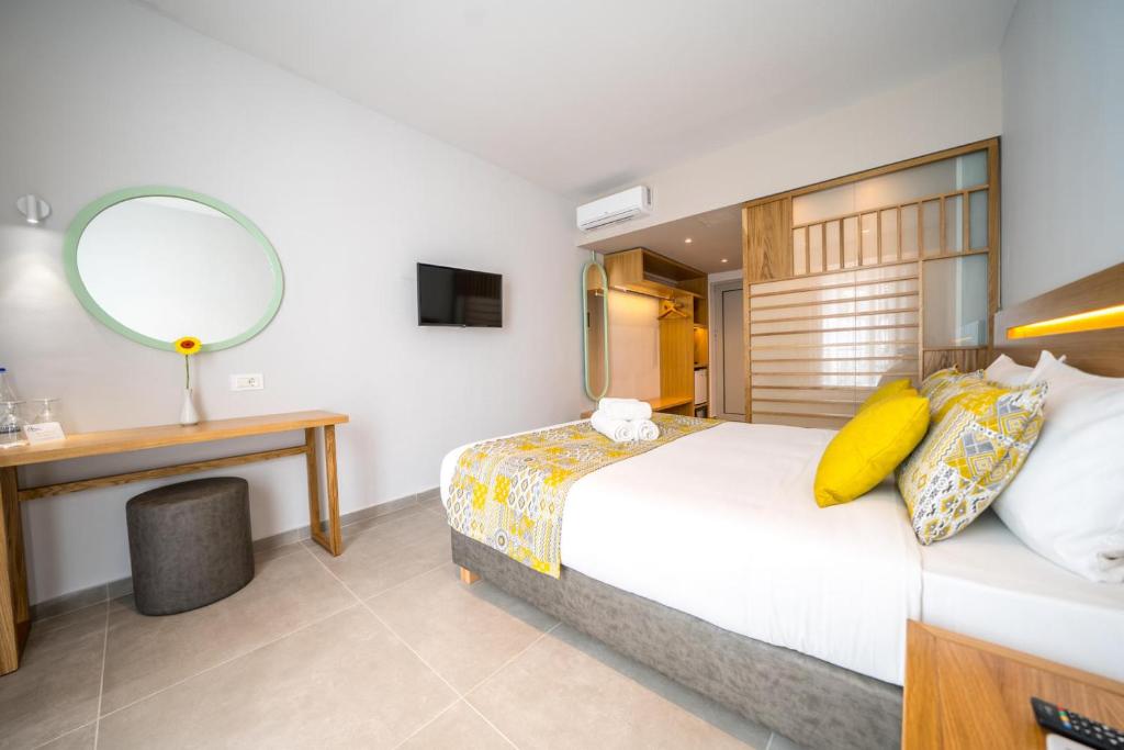 Adele Beach Hotel — Adelianos Kampos
