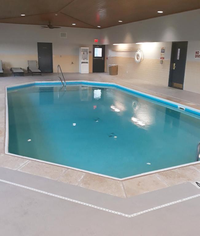 Country Inn & Suites by Radisson, DFW Airport South, TX photo