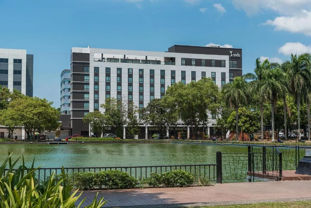 Seda Capitol Central Hotel, Hotel in Bacolod City