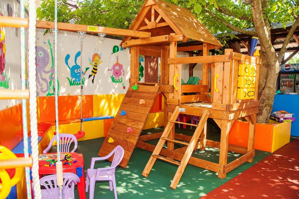 Guest House Alika photo