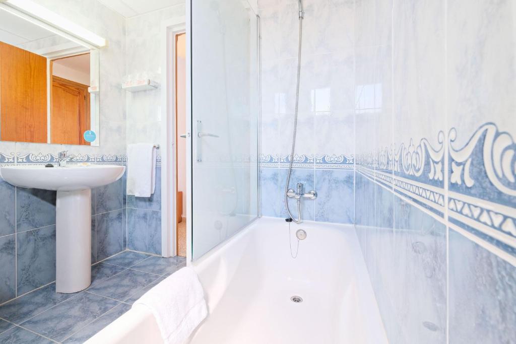 azuLine Hotel S'Anfora & Fleming — Hotel rooms in San Antonio, Balearic Islands