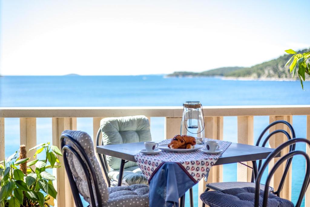 Apartments Horizont — Hotel in Rogoznica