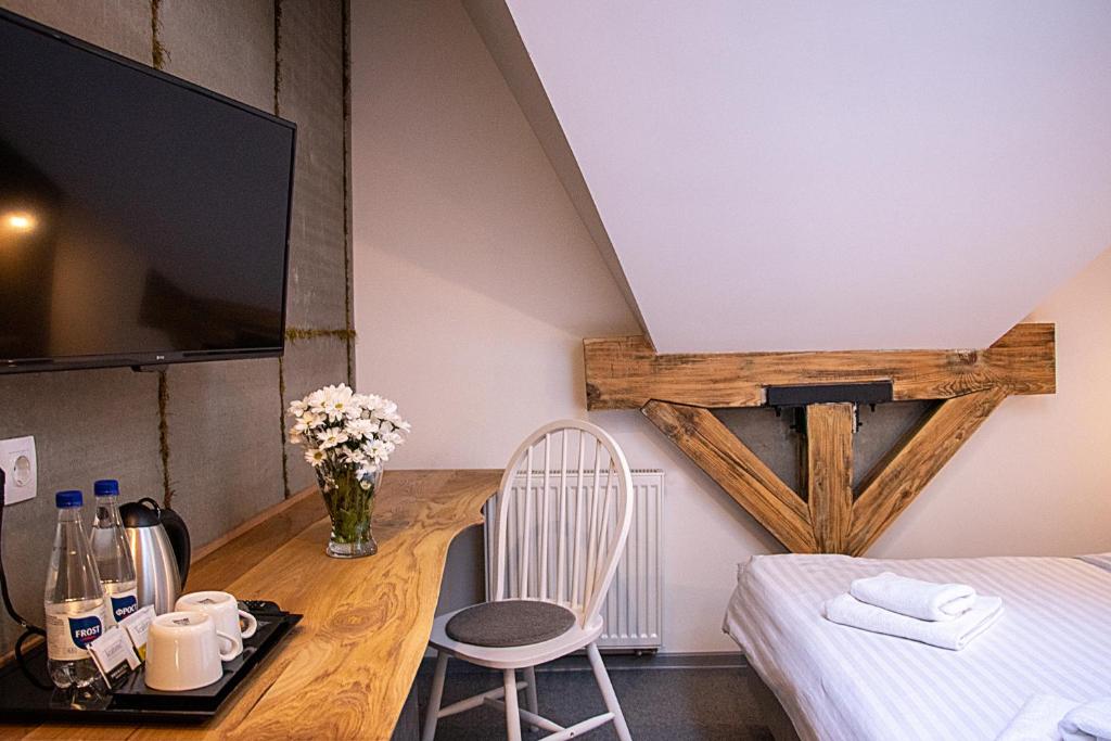 Honey Bridge Hotel photo