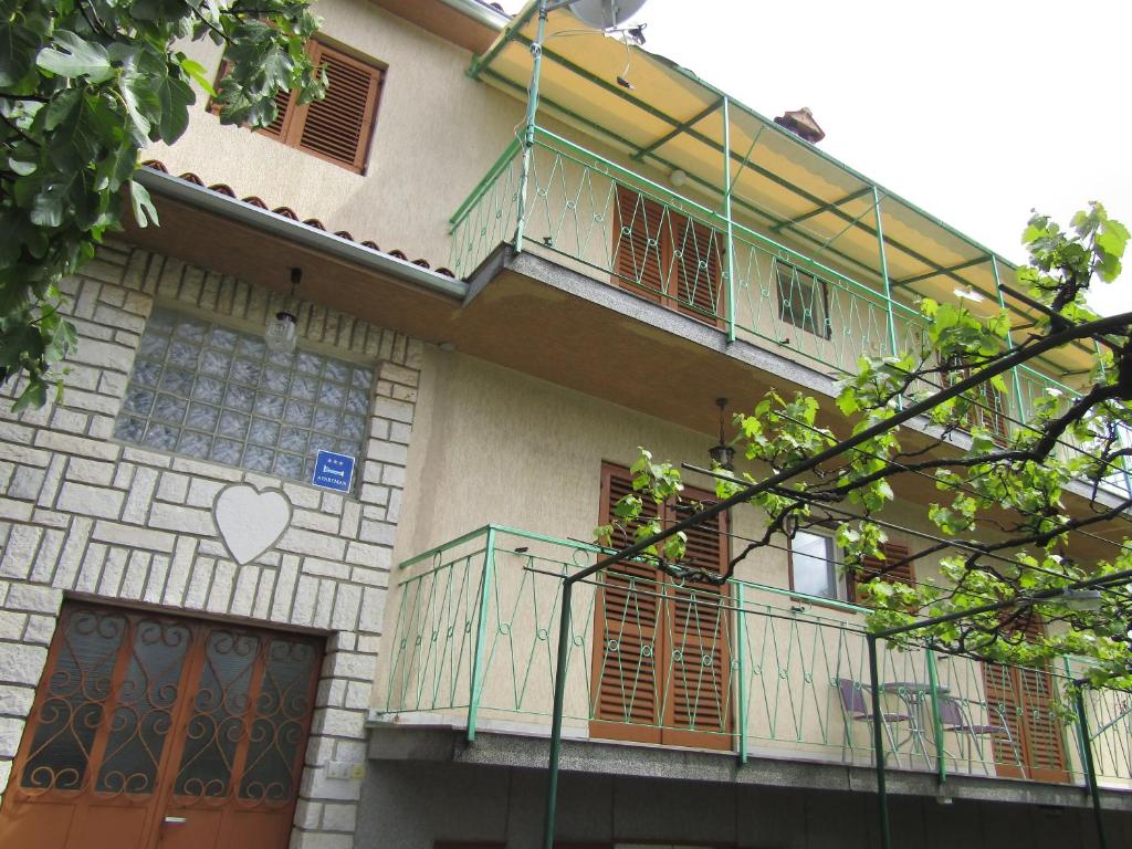 Green garden apartments photo