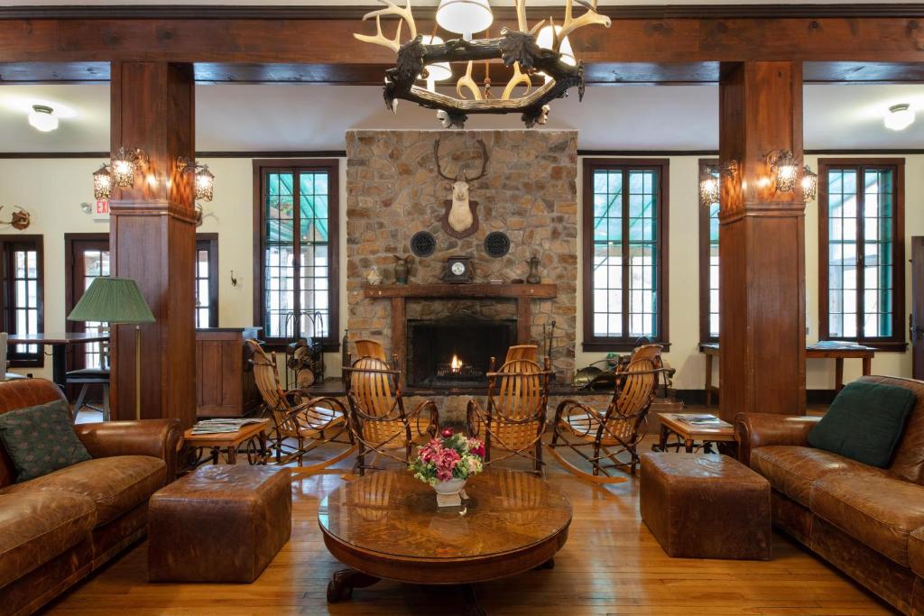 Gordon Beach Inn photo