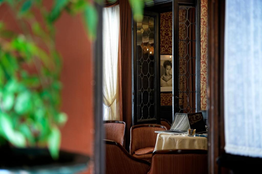 Hotel Flora Photo 41