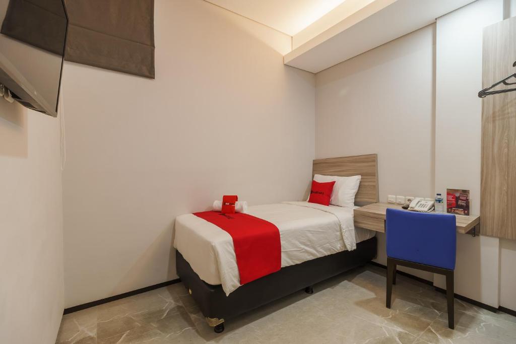 RedDoorz Plus near Senayan City