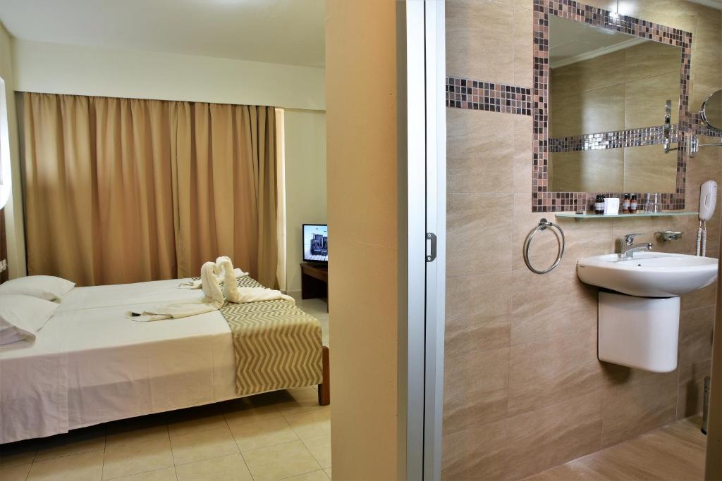 Marathon Hotel - All Inclusive — Hotel rooms in Kolymbia, South Aegean