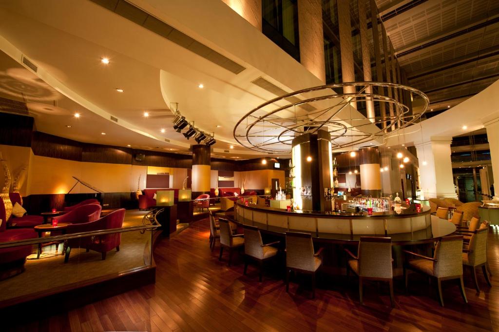 Hotel Dining