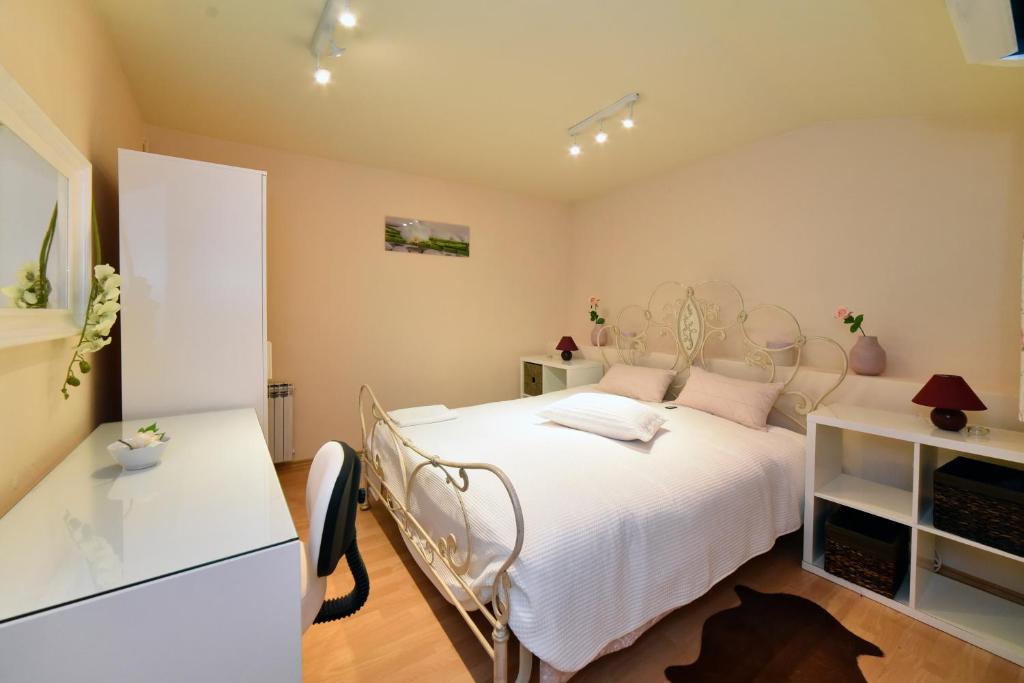 Ban Jelacic Apartment photo