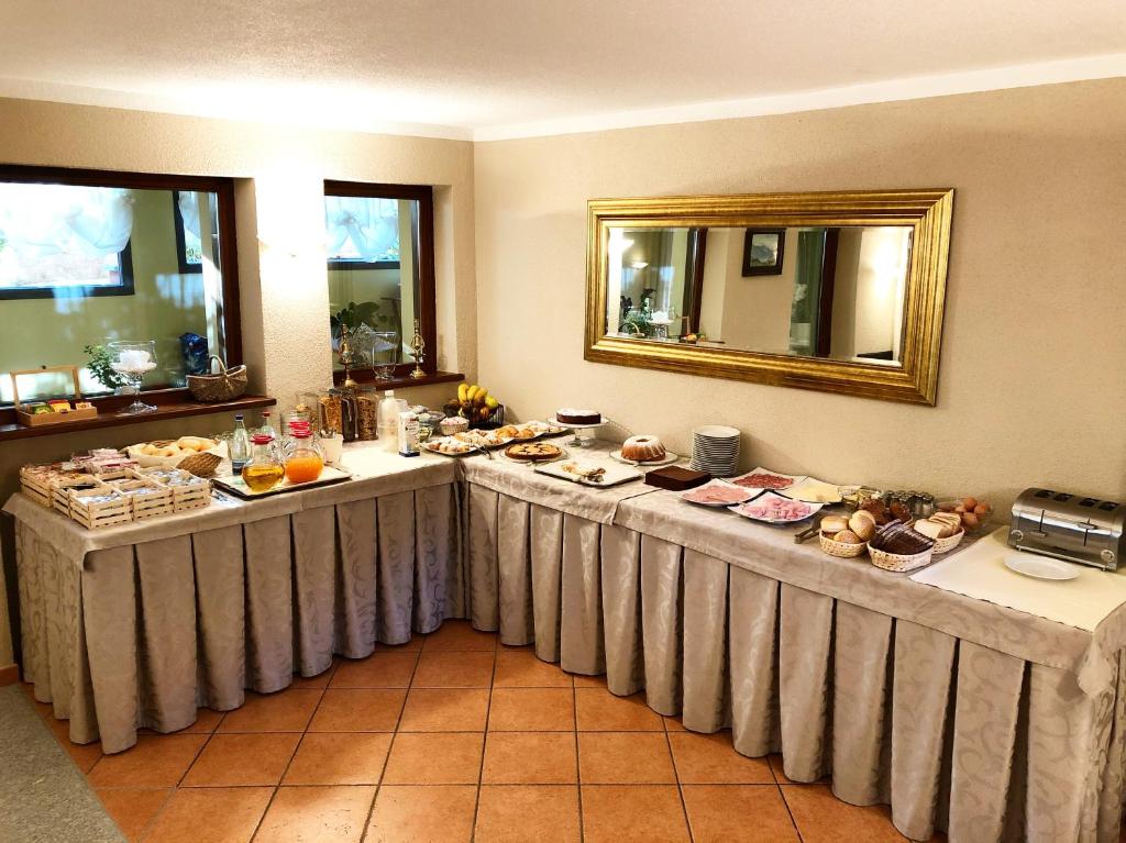 Hotel Adler — Restaurant & bars in Menaggio, Lombardy