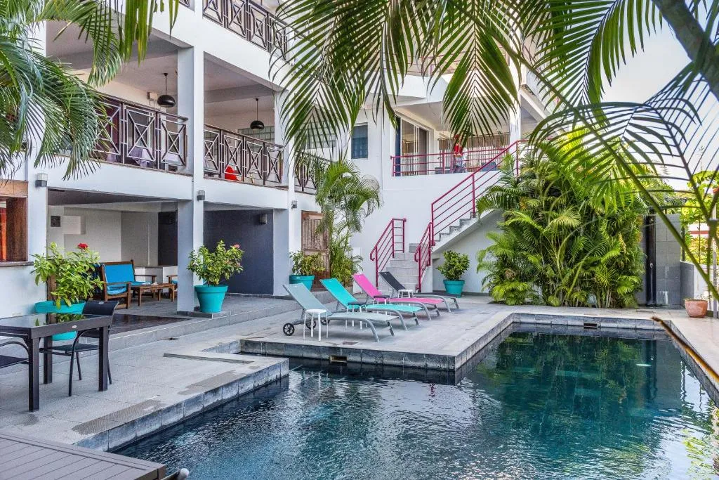 Hôtel Villa Les Orchidées，位于阿姆巴托洛阿卡的酒店