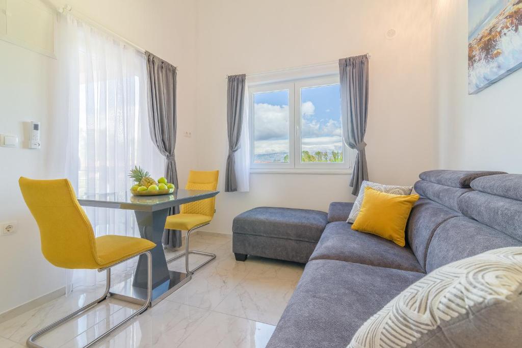 Apartments Enona — Hotel in Nin