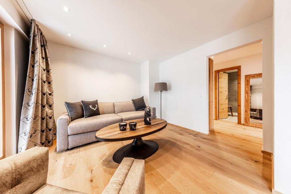Unique Alpic style apartment in the heart of Davos - 2