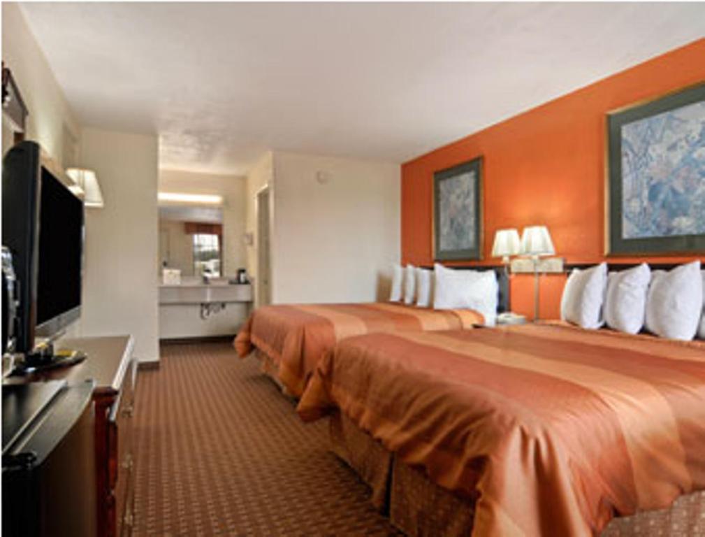 Days Inn by Wyndham Dalton photo