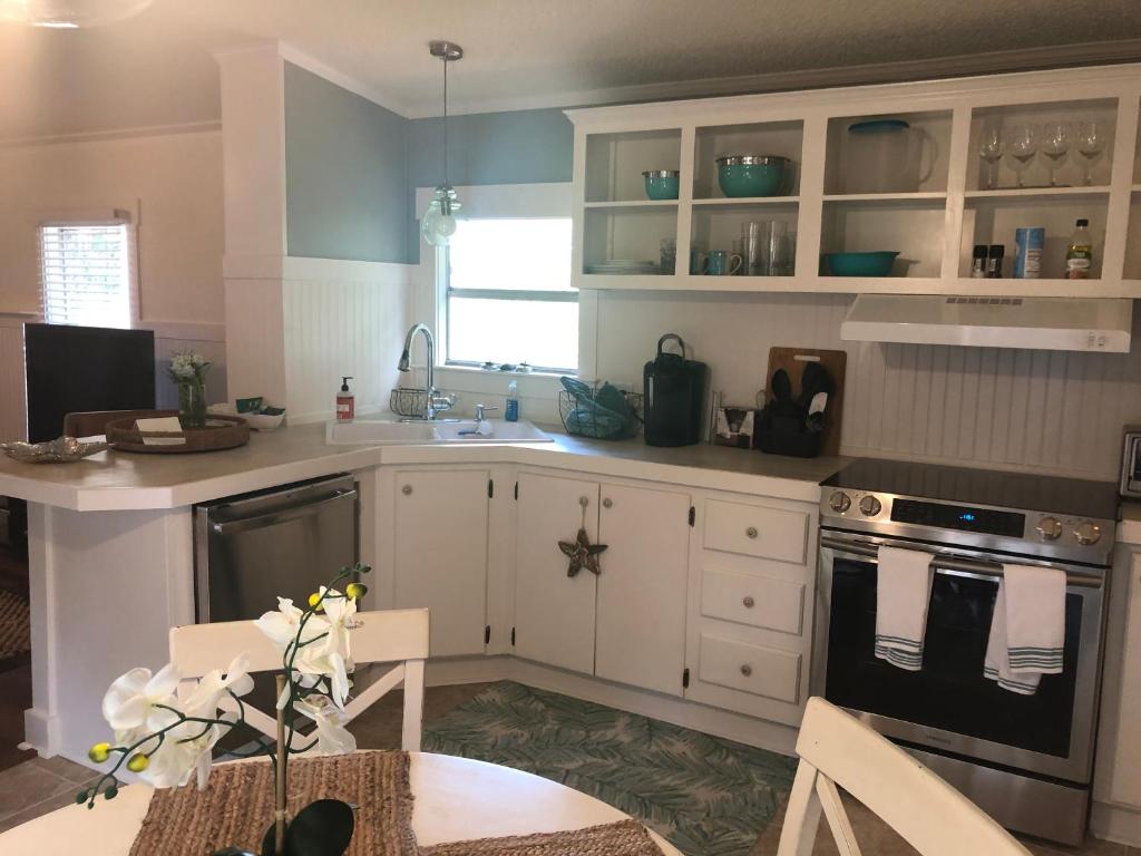Beaufort SC New Renovation Close to Parris Island Historic Downtown Beautiful Beaches Sleeps 7 전경