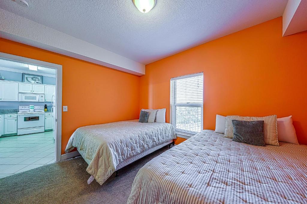 Emerald Isle 1102 Main image 1