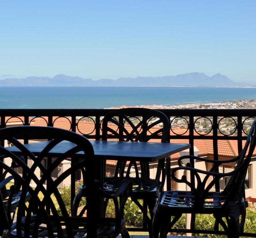 Blue Horizon Guest House photo