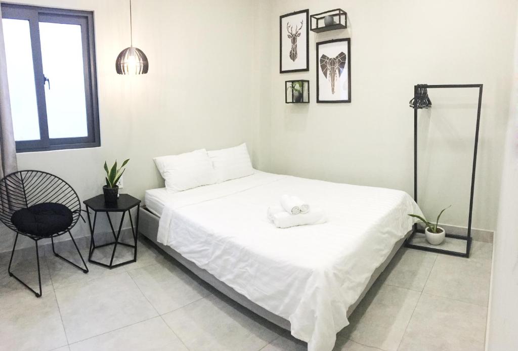 MIDMOST Boutique Hostel photo