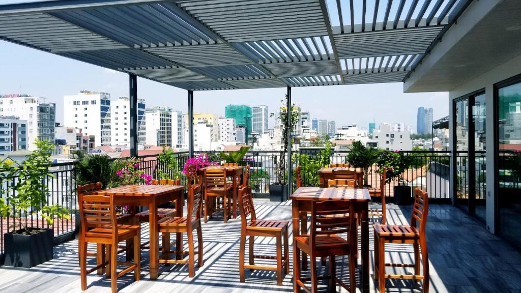 Infinity Pool &#8211; 5 min walk to beach &#8211; Sekong Apartment