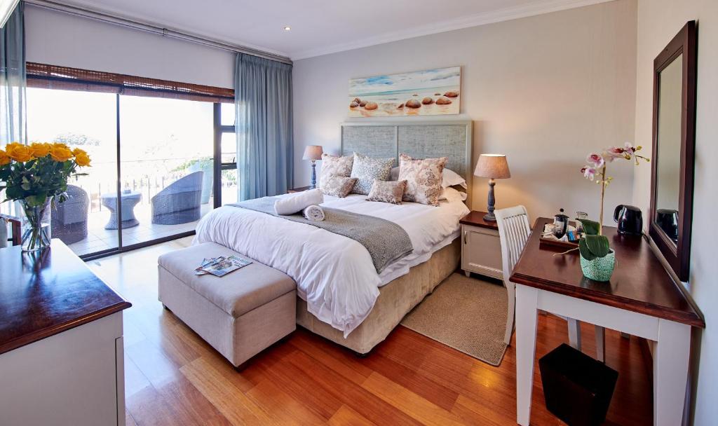 The Hamptons Guest House photo