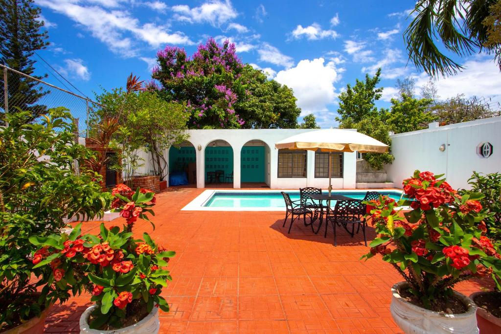 2 BR on Private Estate — Hotel in Kingston