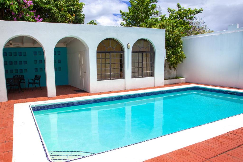 2 BR on Private Estate photo
