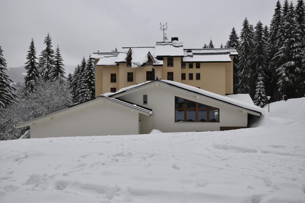 Skiresort Pec Poustevnik — Hotel in Pec pod Snezkou
