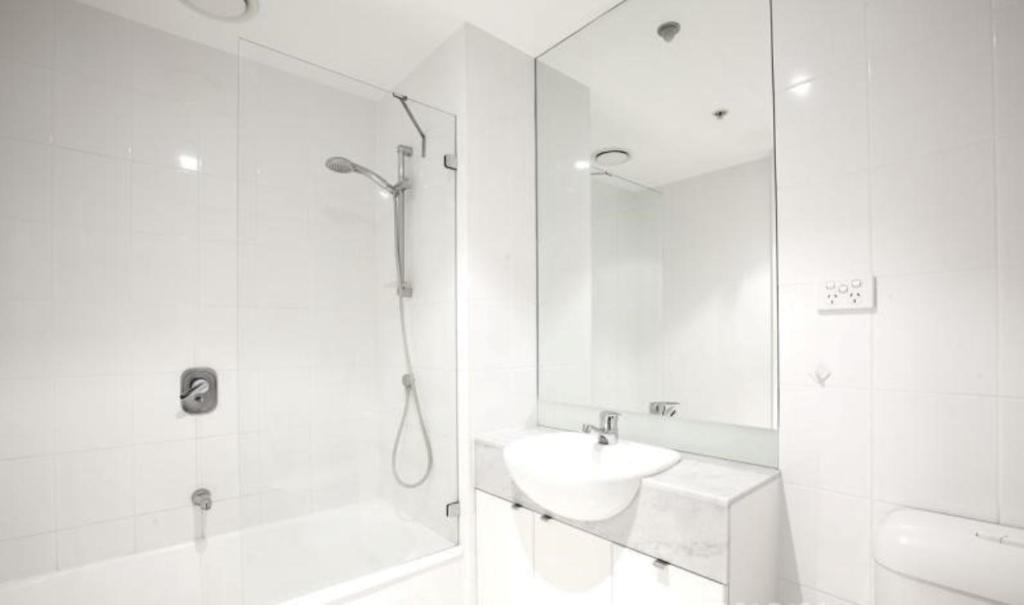 ReadySet Apartments at City Tower photo