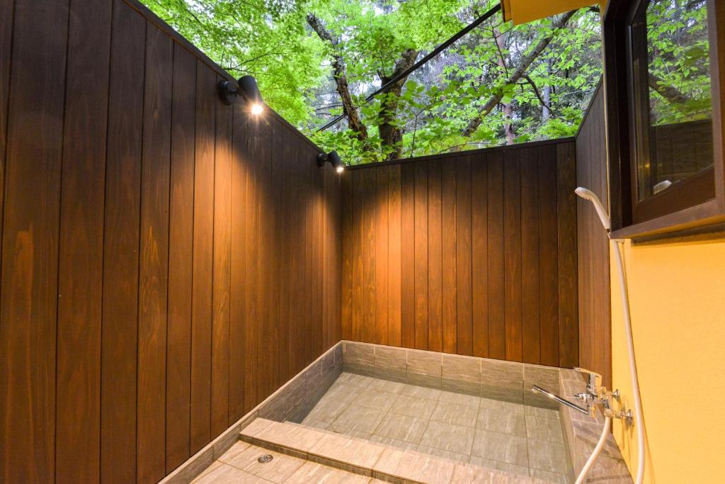 Open air bath